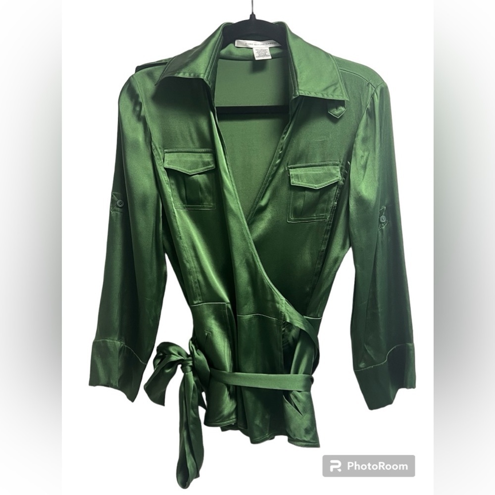 DIANE von FURSTENBERG Women’s Emerald Green Silk Wrap Top - size 6